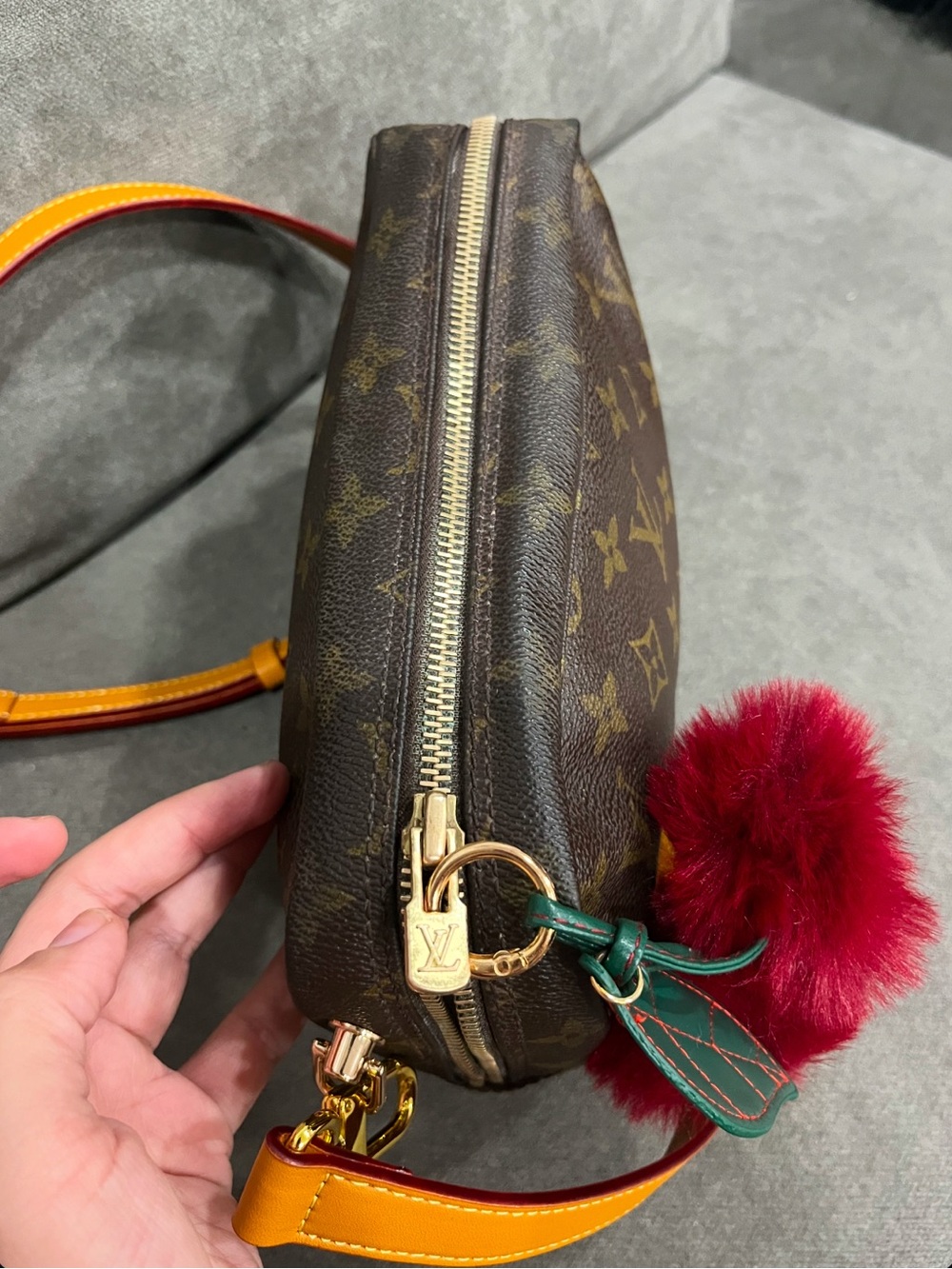 Louis Vuitton - Picture 8 of 14